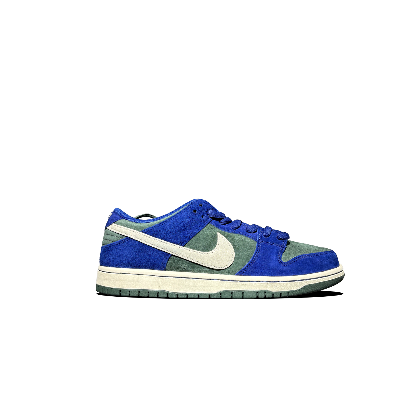 Nike SB Dunk Low Pro "Deep Royal Blue/Sail"